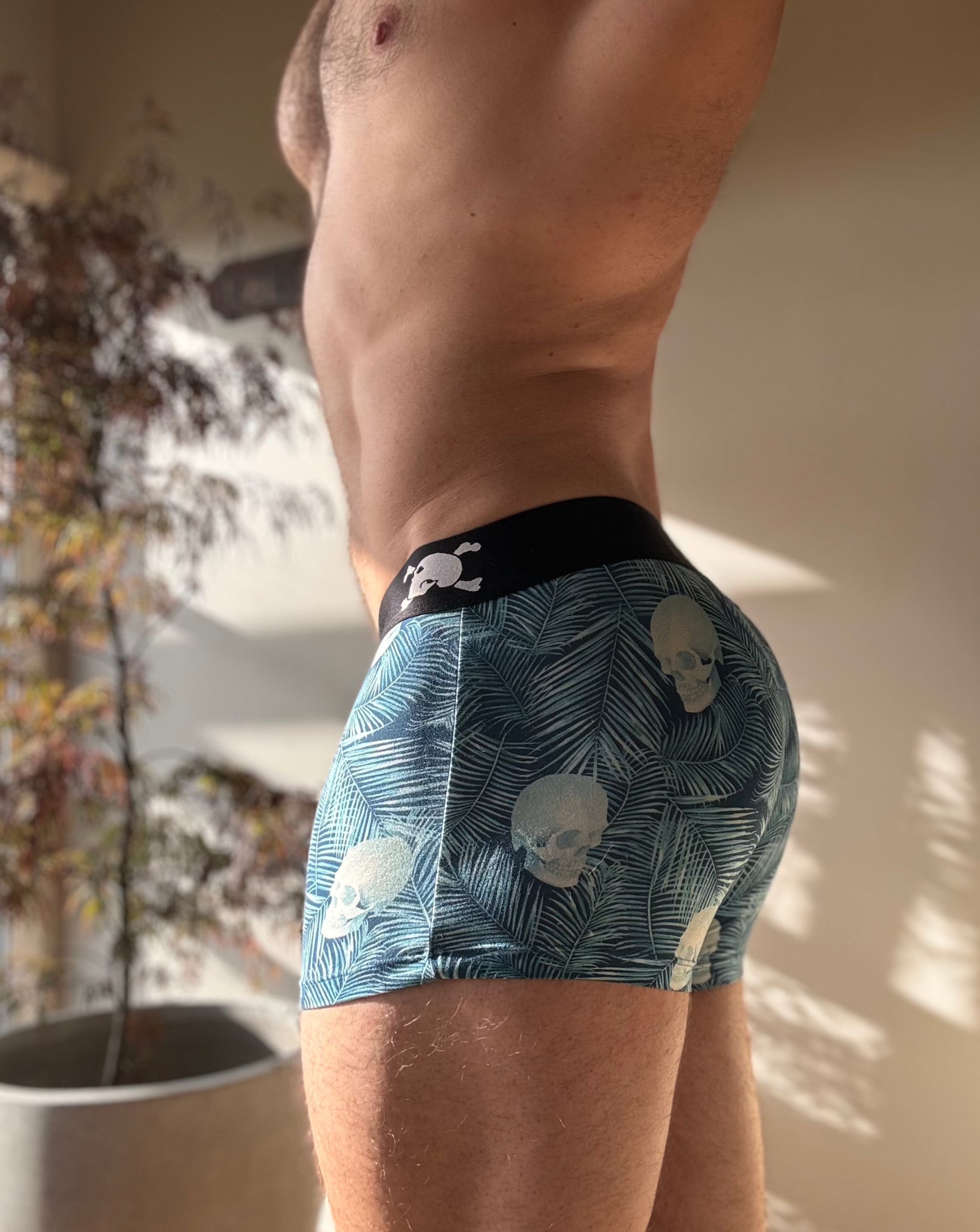 Boxershorts mit Totenkopf- und Knochenmuster in Blau